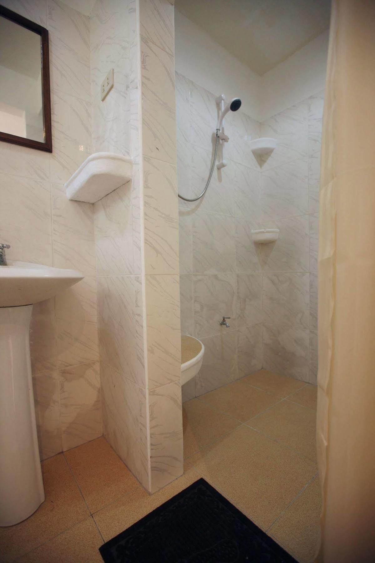 Guindulman Bay Tourist Inn Екстер'єр фото