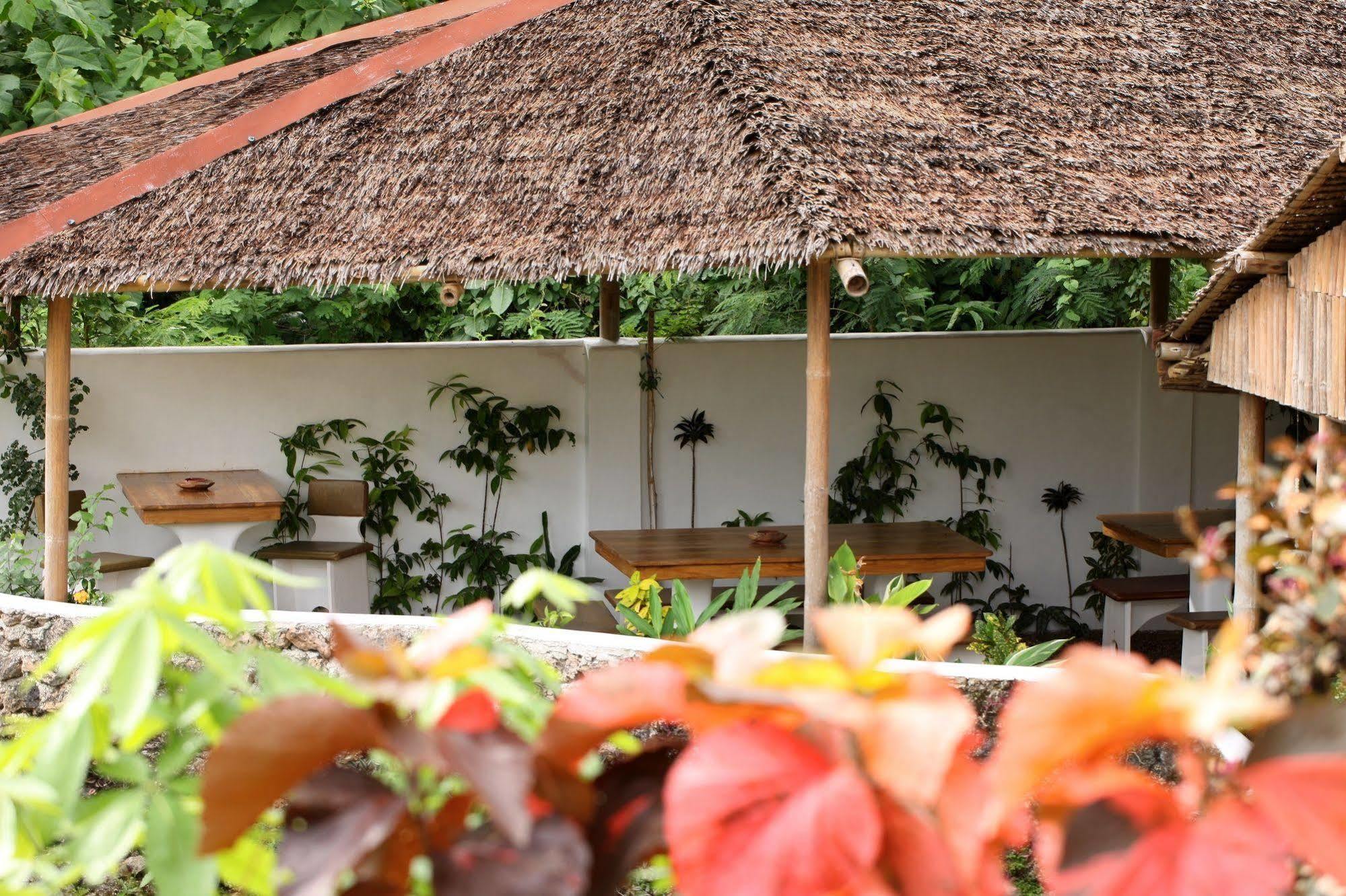 Guindulman Bay Tourist Inn Екстер'єр фото