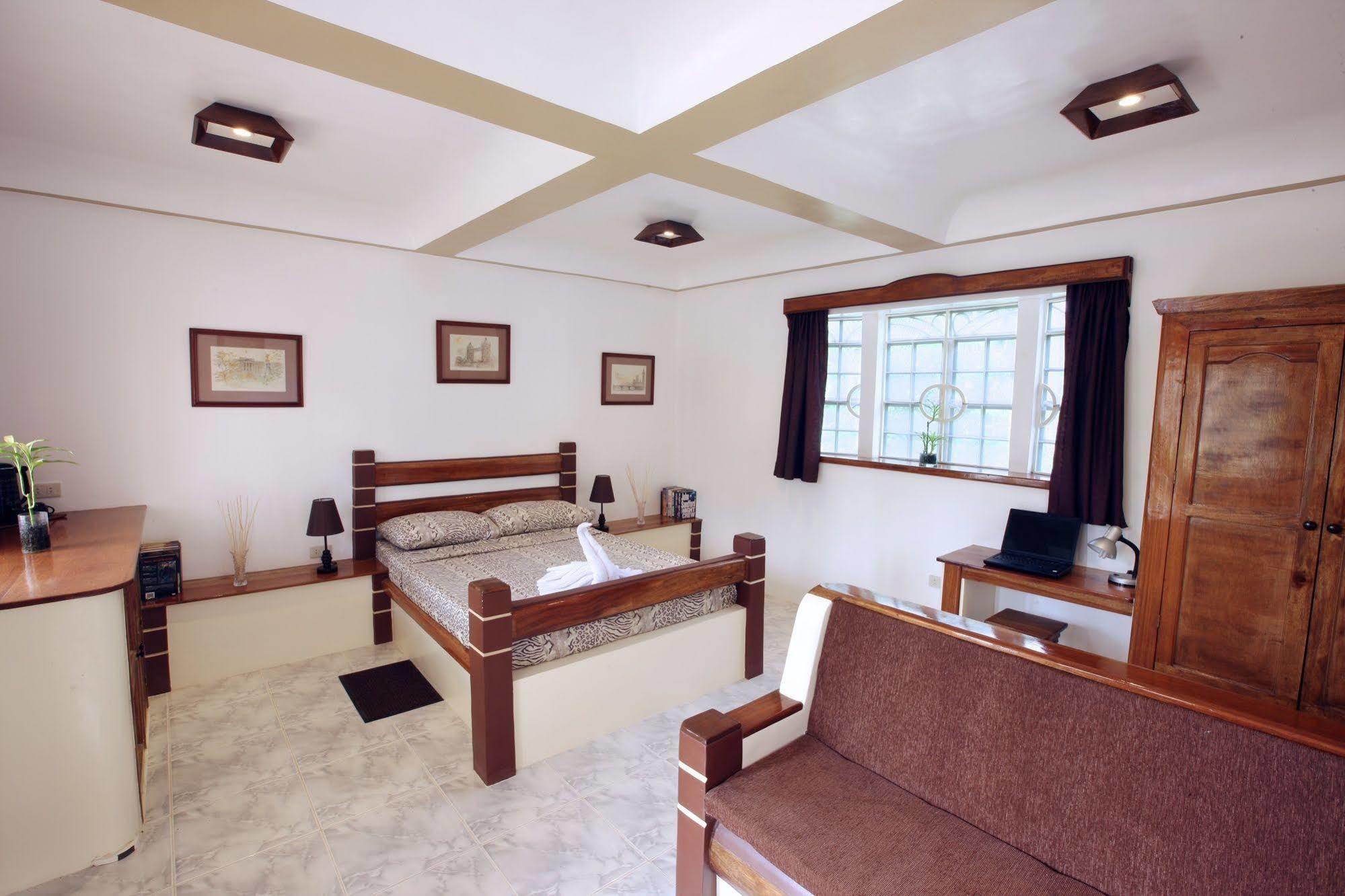 Guindulman Bay Tourist Inn Екстер'єр фото