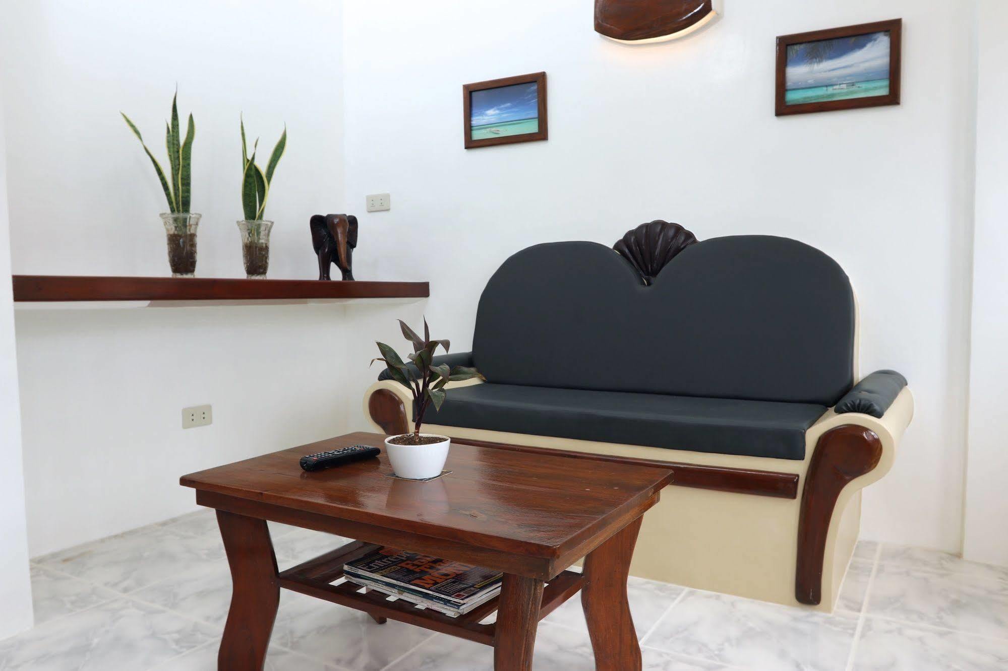 Guindulman Bay Tourist Inn Екстер'єр фото