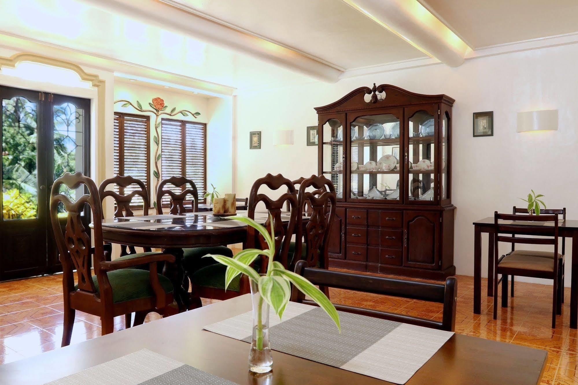 Guindulman Bay Tourist Inn Екстер'єр фото