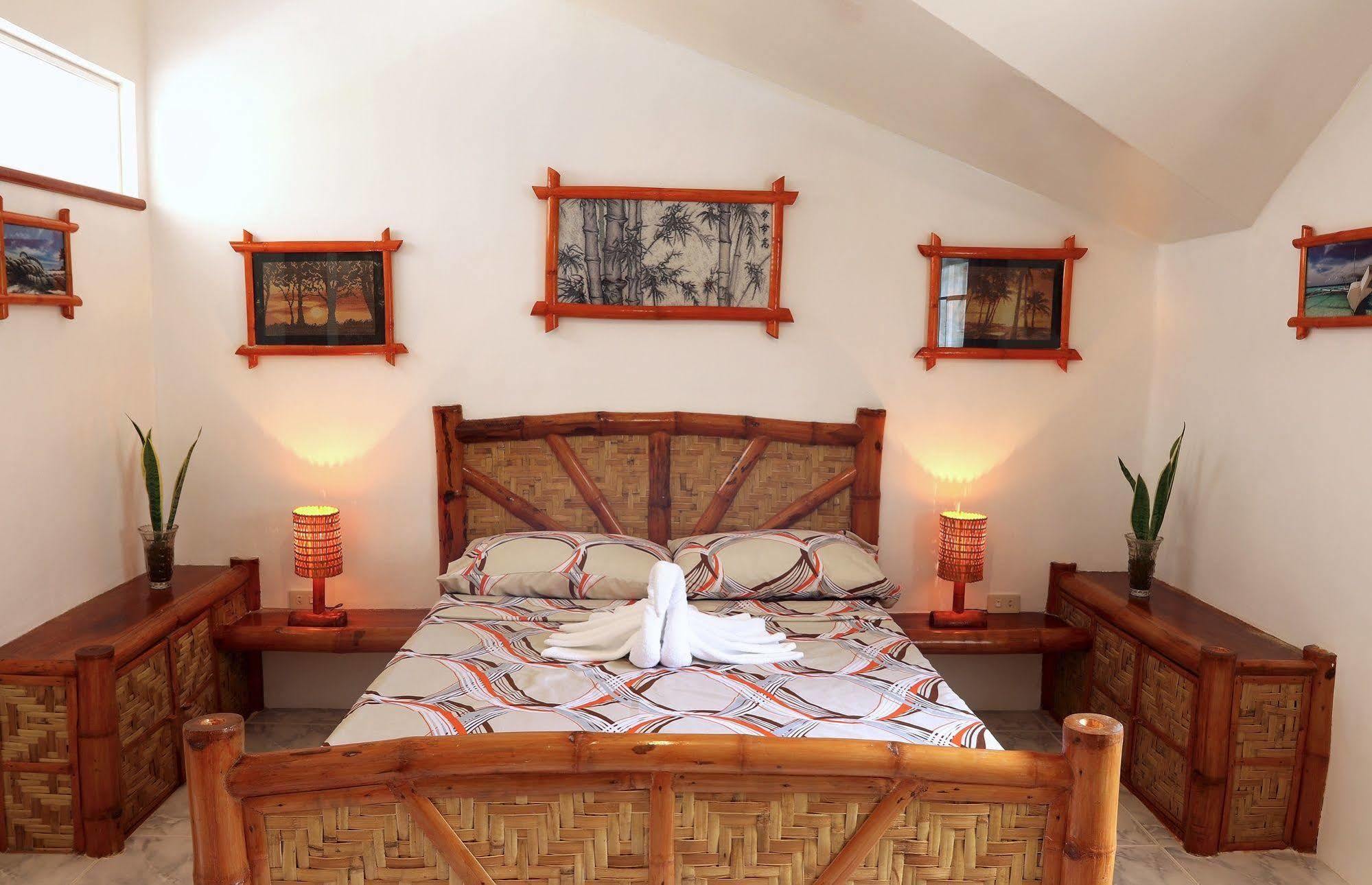 Guindulman Bay Tourist Inn Екстер'єр фото